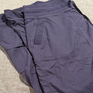 Women’s Lululemon Dance Studio lined pants